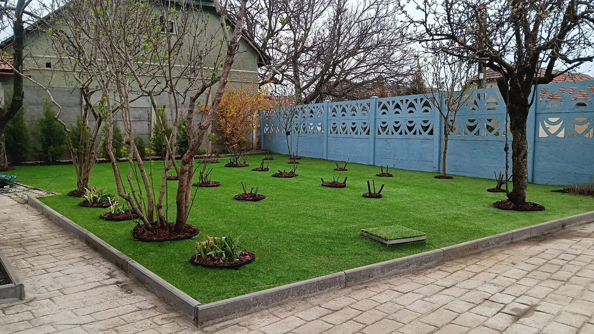 Gazon artificial decorativ URBAN 25 mm - imagine 2