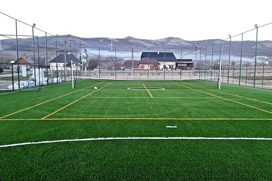 teren de tenis de picior si minifotbal